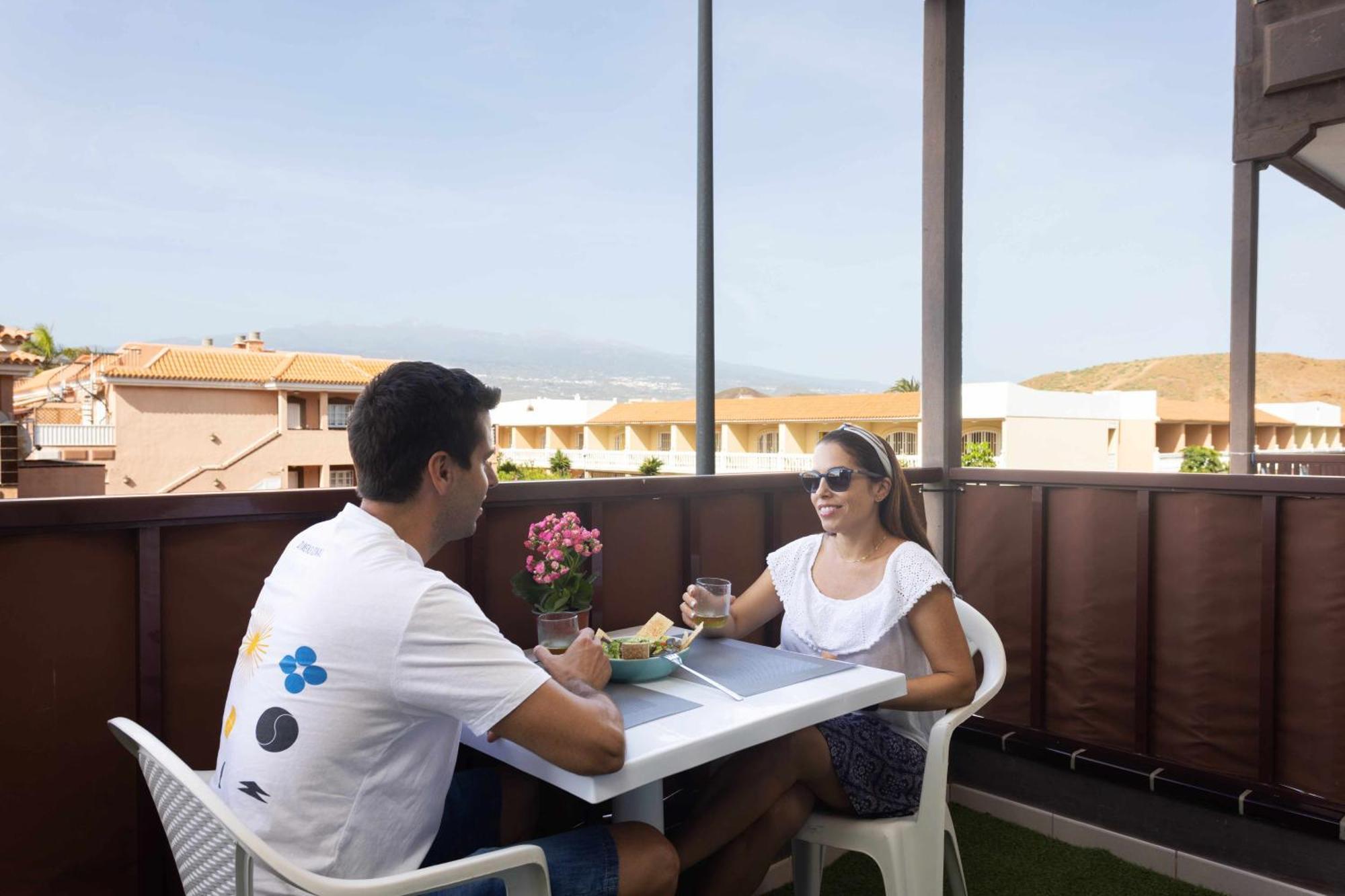 Agradable Piso Con Piscina & Playa Terraza Y Wifi Daire Costa Del Silencio Dış mekan fotoğraf