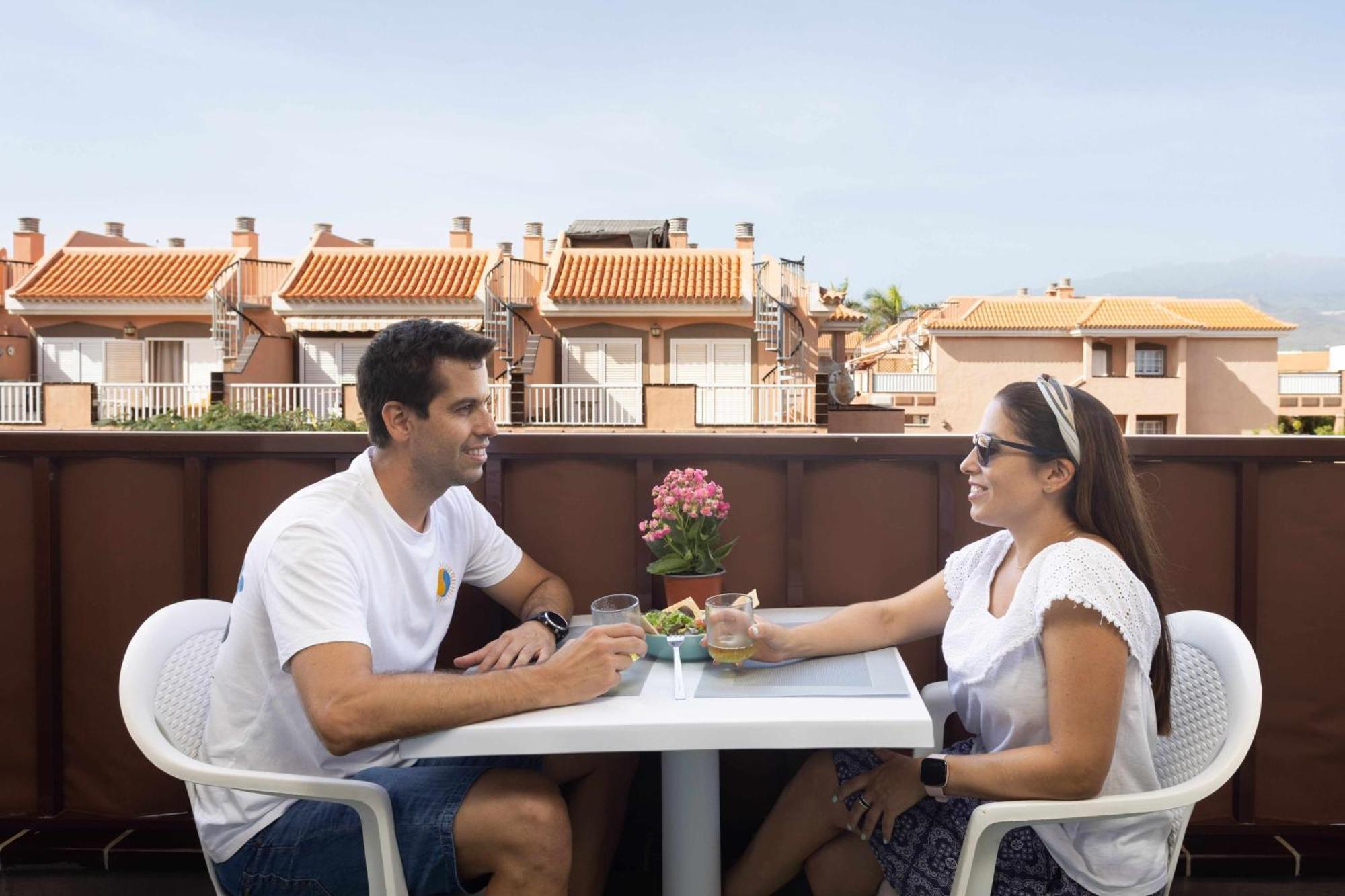 Agradable Piso Con Piscina & Playa Terraza Y Wifi Daire Costa Del Silencio Dış mekan fotoğraf